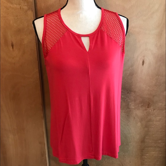 Nue Options Tops - NUE OPTIONS NWOT Crochet Accents Tank Top LP